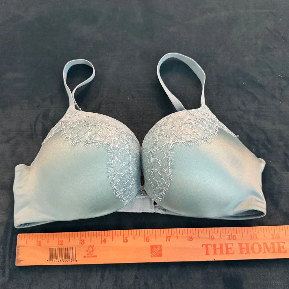 Victoria's Secret Very Sexy Push Up Bra Light Blue‎ Lace Trim 32C